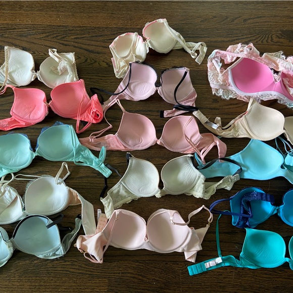 15 Victoria’s Secret bras size 34B, all like new or gently used. - Picture 6 of 6